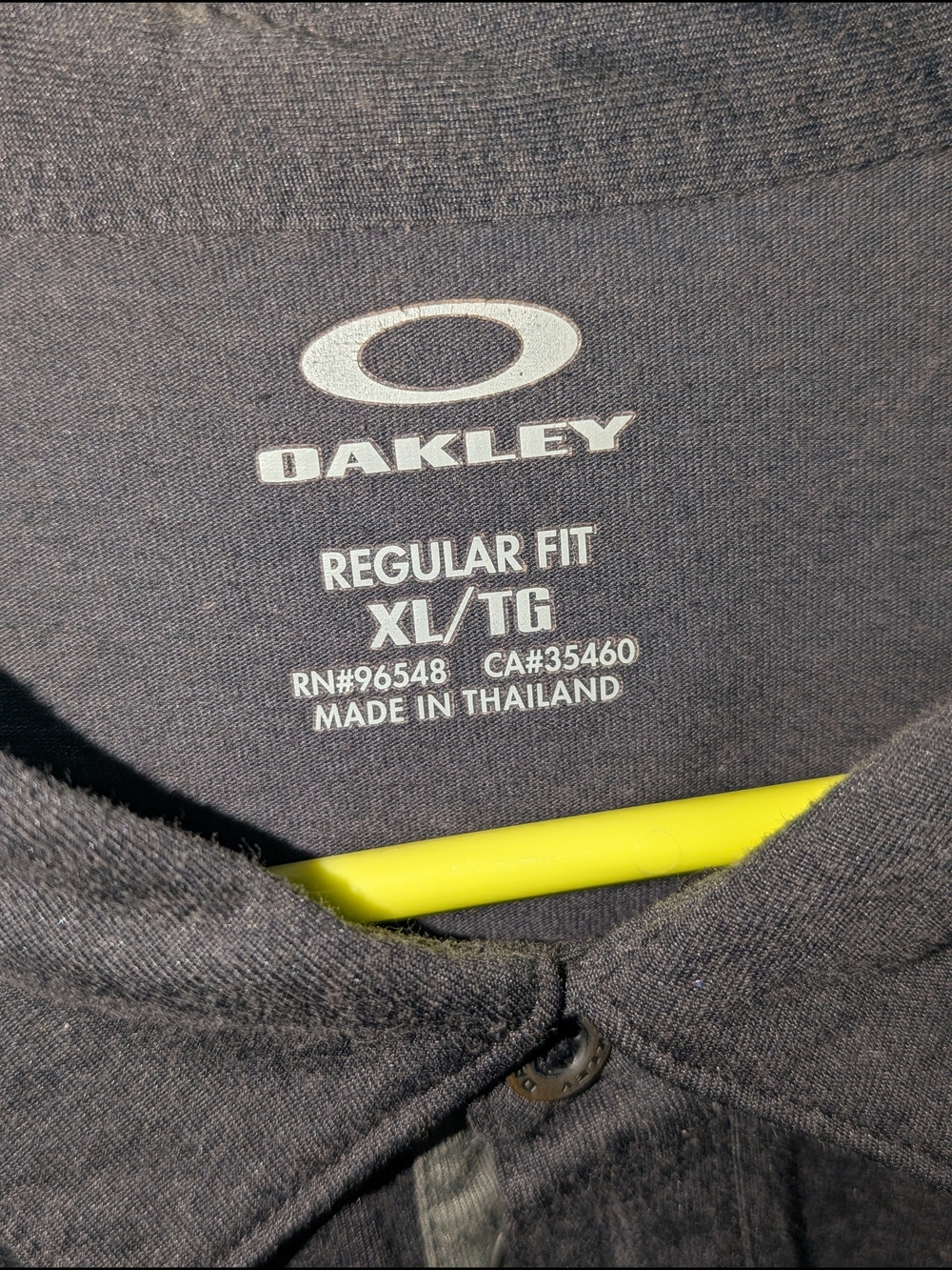 Oakley Black Men's Polo Shirt with Chest Pocket Detail - Picture 3 of 4